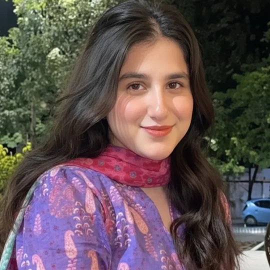 Mawra Gillani